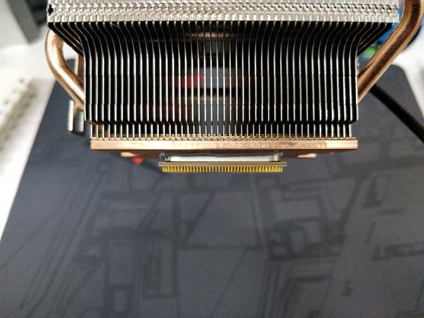 AMD曝锐龙7000插槽高清照